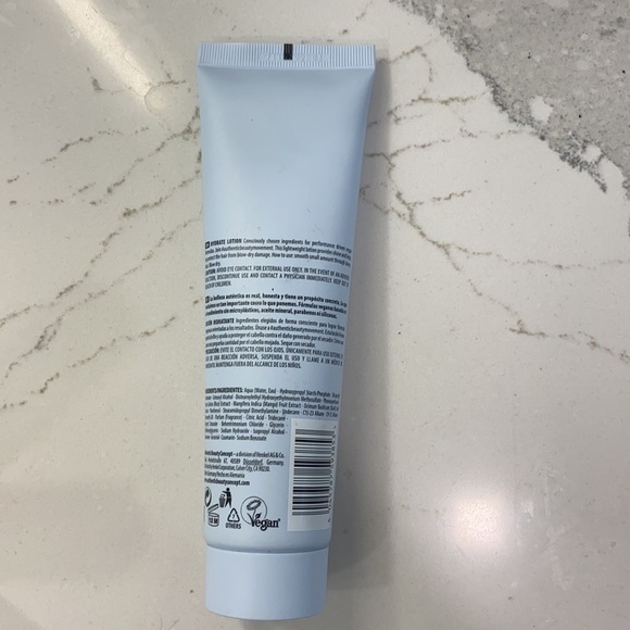 Authentic Beauty Concept Hydrate Lotion - Picture 2 of 2